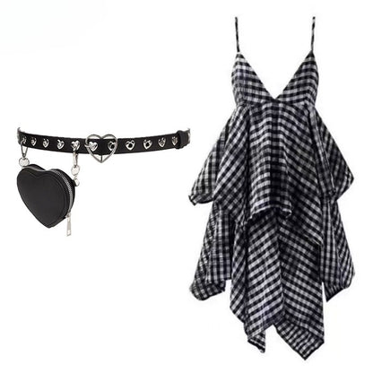 華やかなティアードクロストップ、チェック柄ディテール、ほろ苦いレッドスカート、ブラックタイセット、ドレスキャミソール