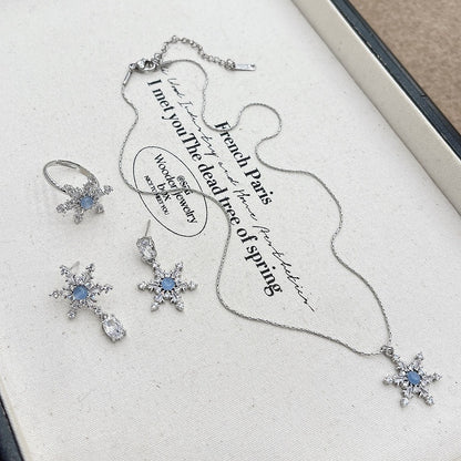 Silberne Ohrringe/Ring/Halskette in Schneeflockenform