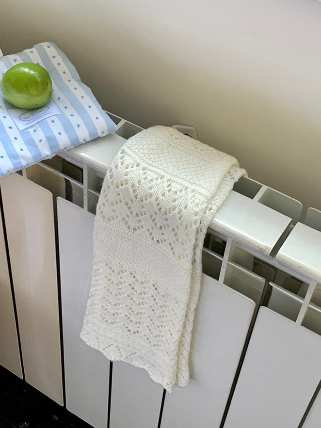 Chaussettes montantes tricotées ajourées grises/blanches/noires