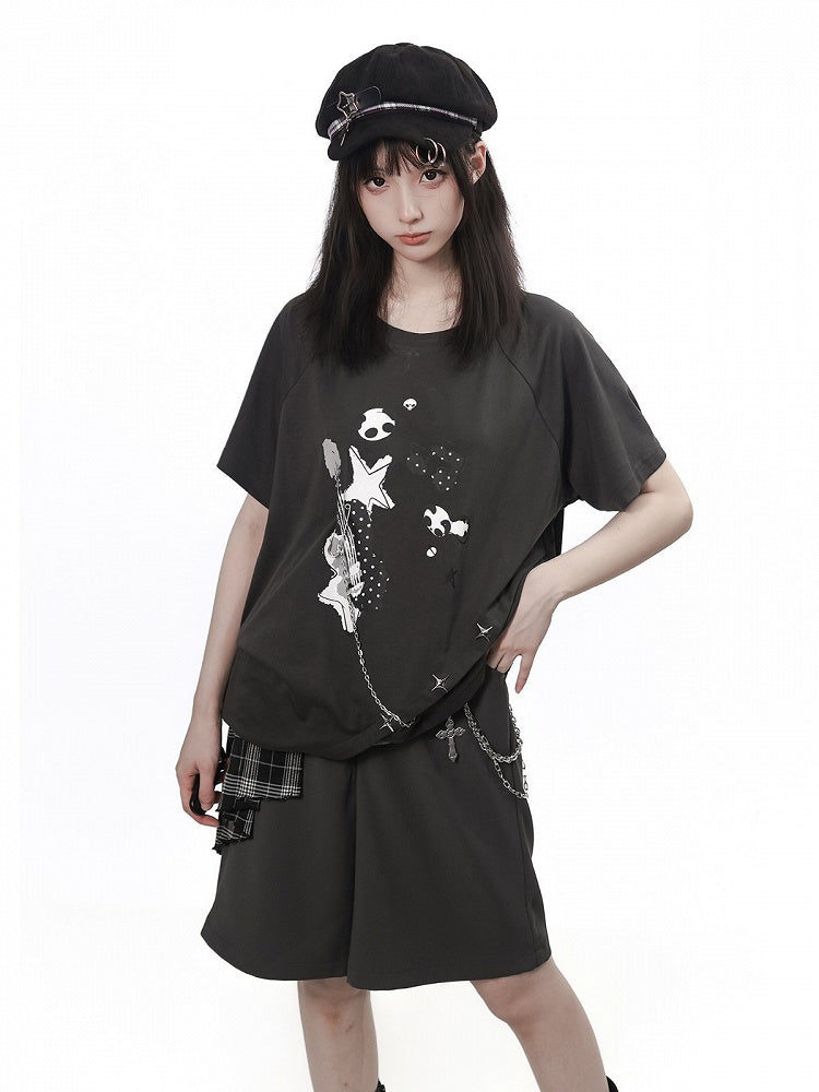 Gray Short Sleeve Tee with Overlapping Hem, Print & Chain Accent - PINK SAVIOR