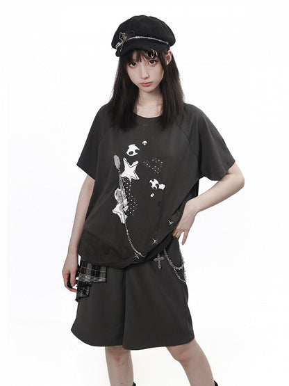 Gray Short Sleeve Tee with Overlapping Hem, Print & Chain Accent - PINK SAVIOR