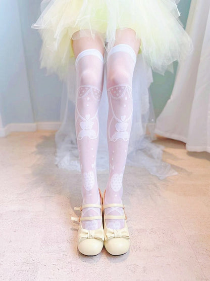 Weiß/schwarze Overknee-Strümpfe mit Teddybär und Herz