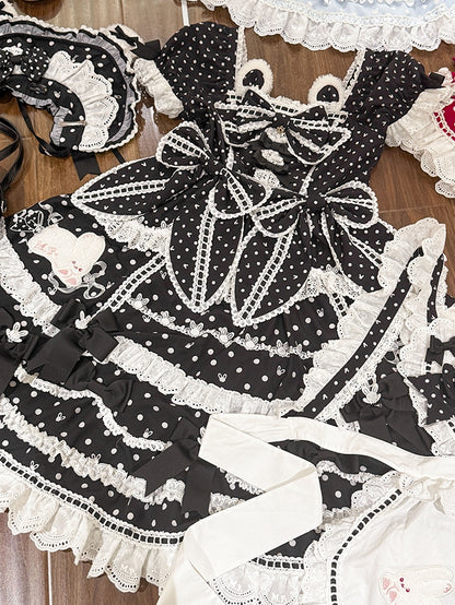 Süßes Häschen mit quadratischen Ohren, Ausschnitt, wunderschönes Kleidmuster, Lolita-Tupfen, schwarze Plüschpunkte