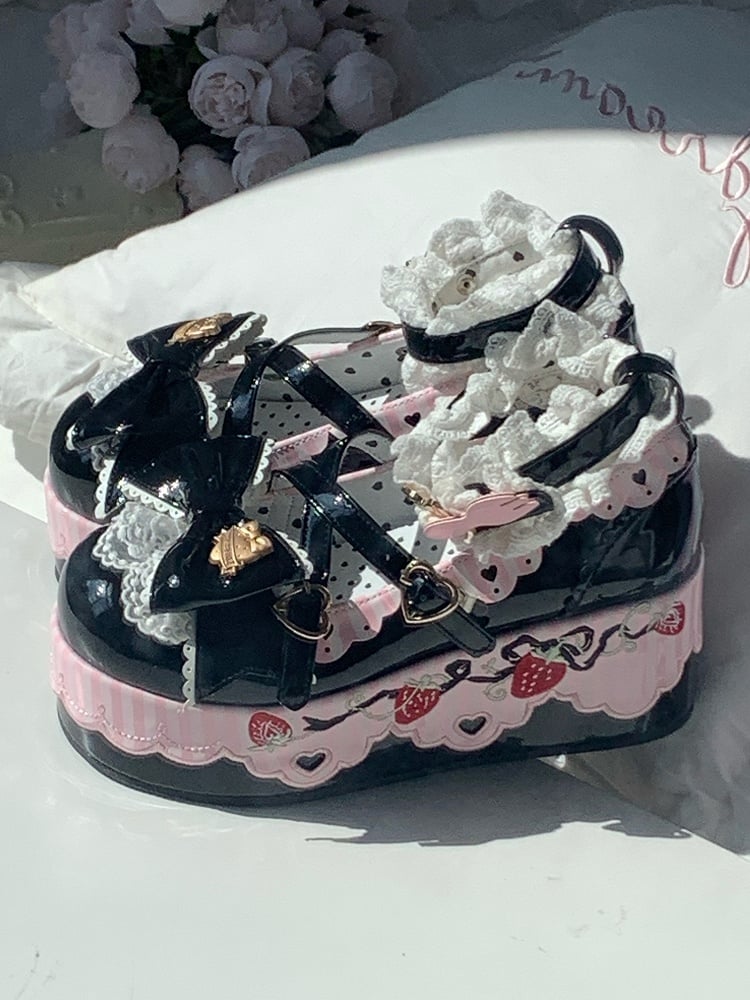 Details Berry-themed