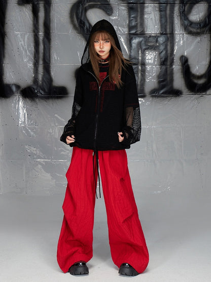 Rote Hose mit weitem Bein