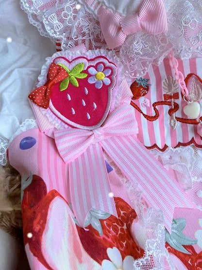 トリムブローチ フリルディテール アップリケ ピンク 蝶結び イチゴ