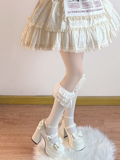 Weiße Lolita-Schuhe mit Schleife und Plateau und hohem Blockabsatz