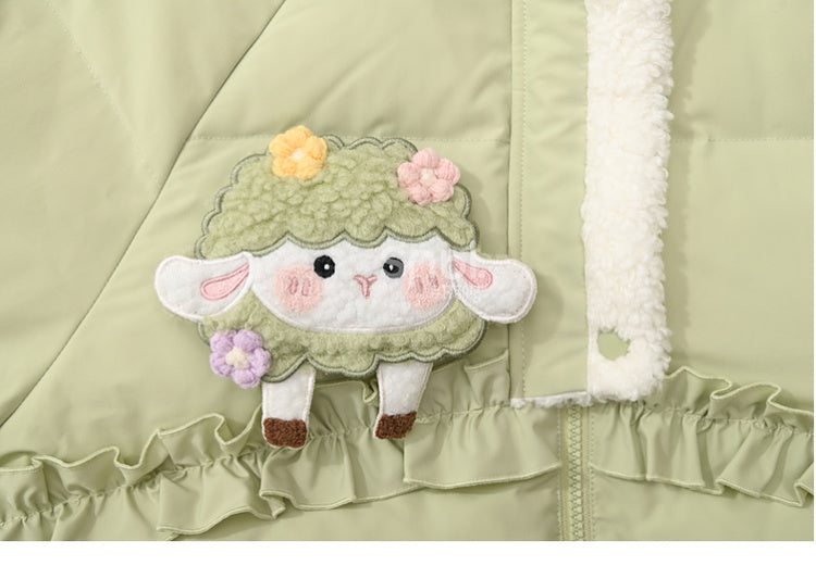 Grüner süßer Daunenmantel mit Kapuze und Rüschenbesatz