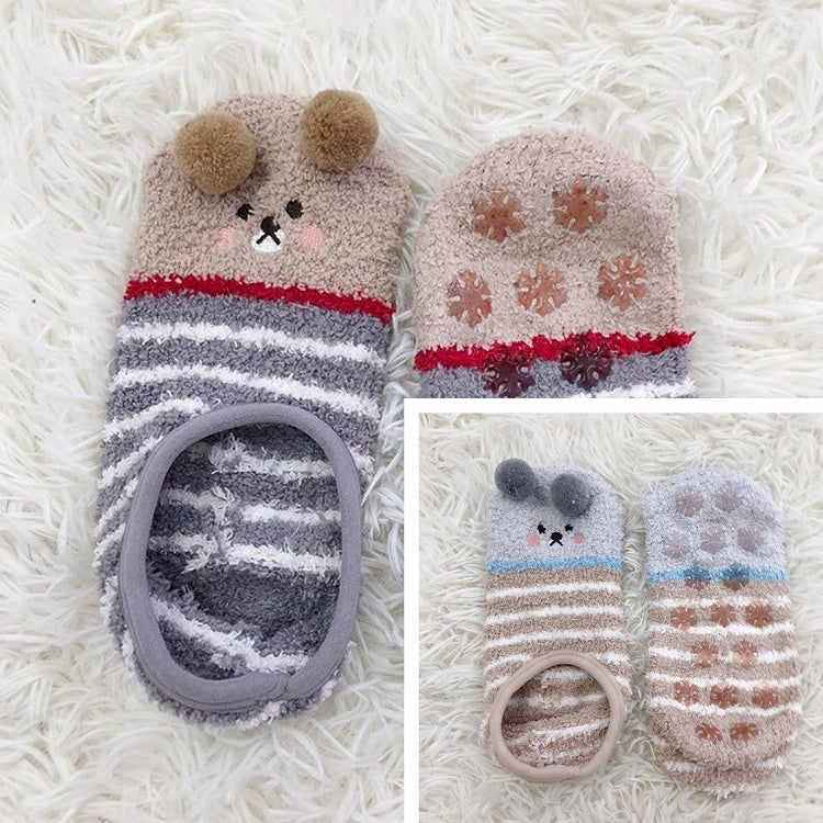 2 Colors Sweet Bear Pattern Warm Anti-Slip Socks