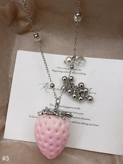 Collier avec pendentif fraise rose - Kiwi Store