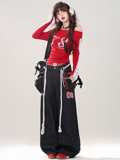 赤い文字のオフショルダーネックライントップ、レースアップリケスリーブ