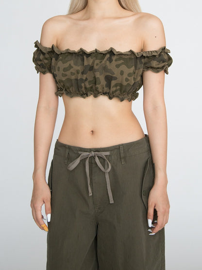 Dunkles Camouflage-Muster, Rüschenbesatz, kurze Puffärmel, glamouröses, kurzes, trägerloses Top