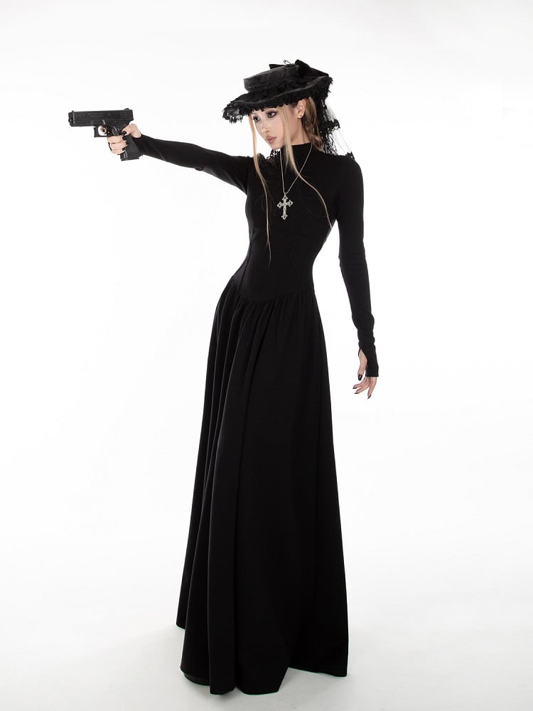 Schwarzes A-Linien-Kleid mit hohem Kragen und gotischen Daumenlochmanschetten