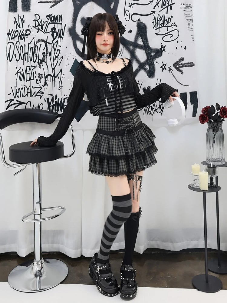 ブラック＆グレーのチェック柄レースアップウエストティアードスカート