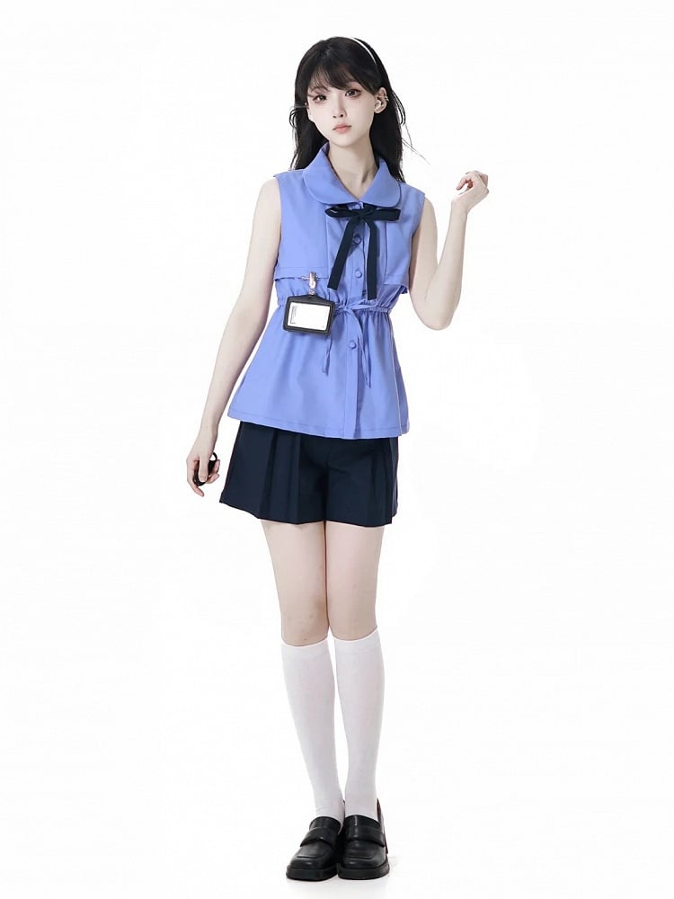 ネイビーブルーのボックスプリーツショーツ（バックルベルト付き）