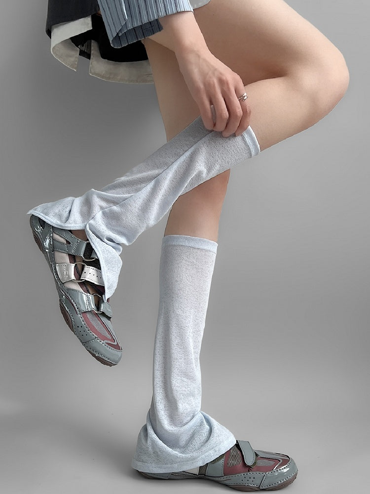 ホワイト/ブルーの袖、レッグカフス、スプリット