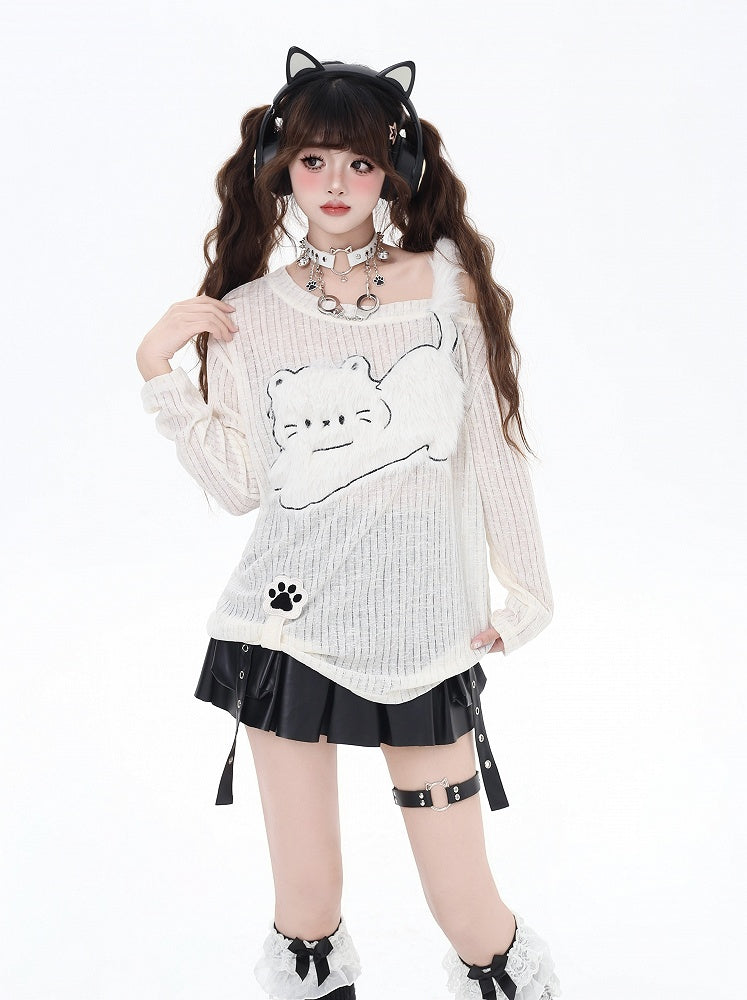 Beiges, halbtransparentes Top mit asymmetrischem Ausschnitt und Katzen-Applikation