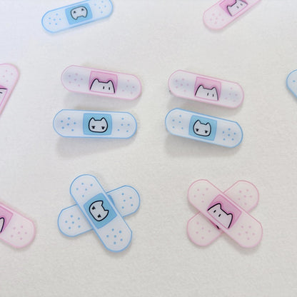 - Kawaii in Feline Design Clip Acrylic Band-Aid Yami Hair
