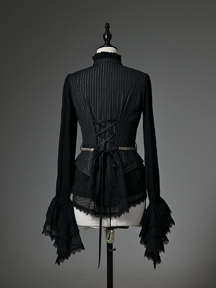 Schwarzer Rüschenausschnitt, lange Manschetten, Ärmel, Jabot Cadcading