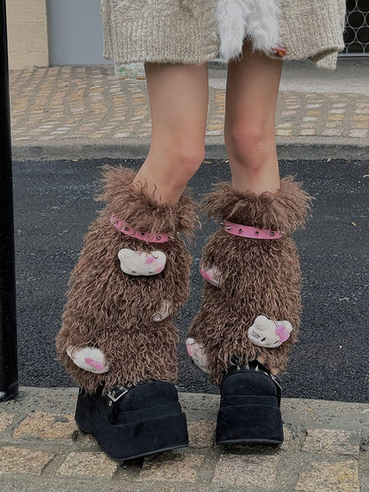 Weiß/Rosa/Kaffeebraune, zottelige Beinwärmer mit Nieten und Plüsch-Kätzchen