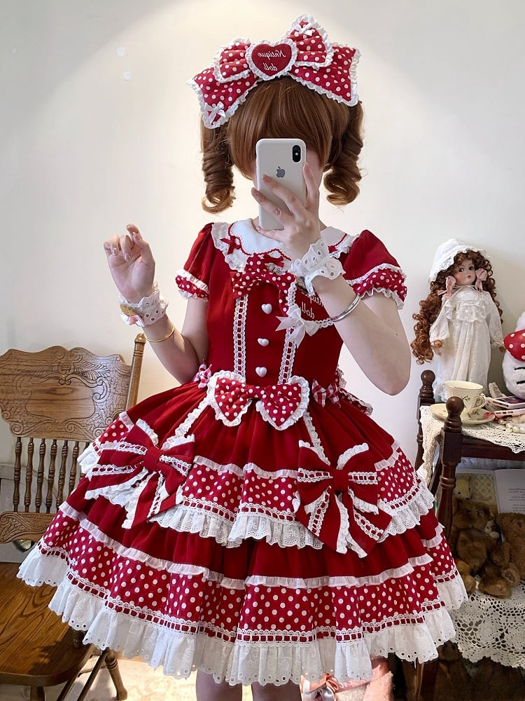 赤い耳の襟、甘いロリータドレス、ドット柄のバニー、水玉模様のアクセント、リボンバック