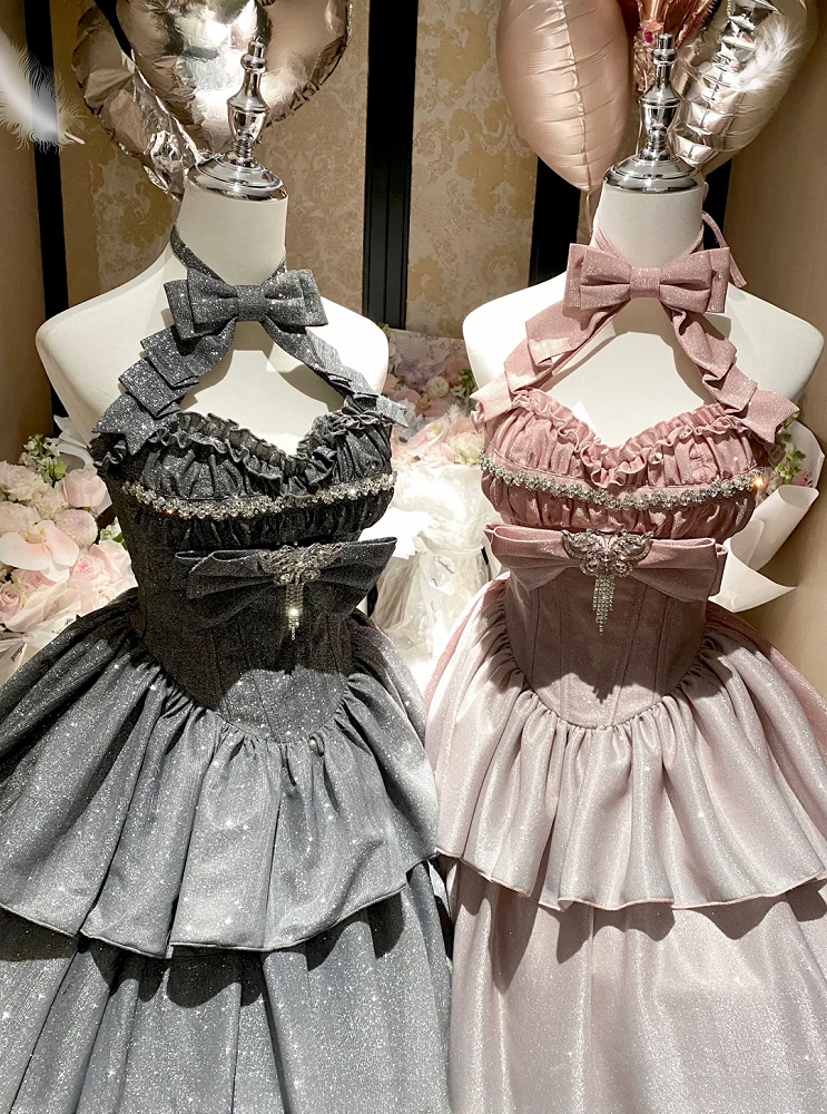 Schimmerndes, rosafarbenes Neckholder-Top mit herzförmigem Ausschnitt und langem Rock zum Geburtstag und Ballkleid