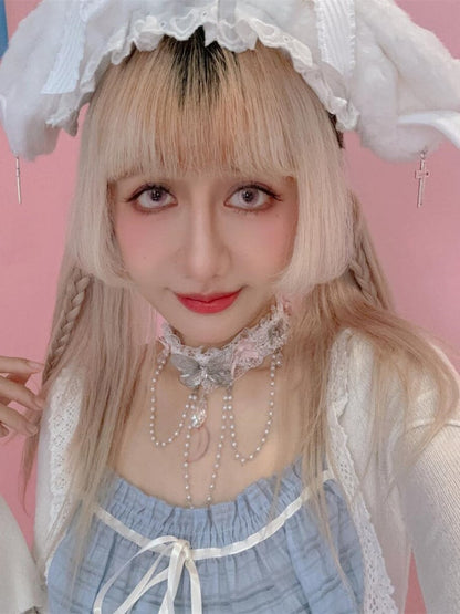 Choker mit Perlenkette, Spitzenrüschenbesatz und Schleifendetails