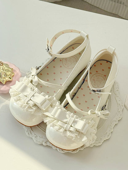 Mary Ruffled Edging Low-heel with Lace Bow White in Janes Accents PU