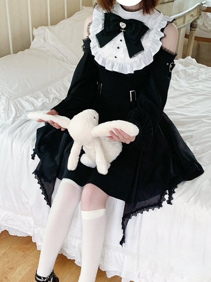 Kleid mit offenen Schultern, verstellbaren Herzschnallen und Taschentuchsaum und Jirai Kei, Schwarz/Weiß