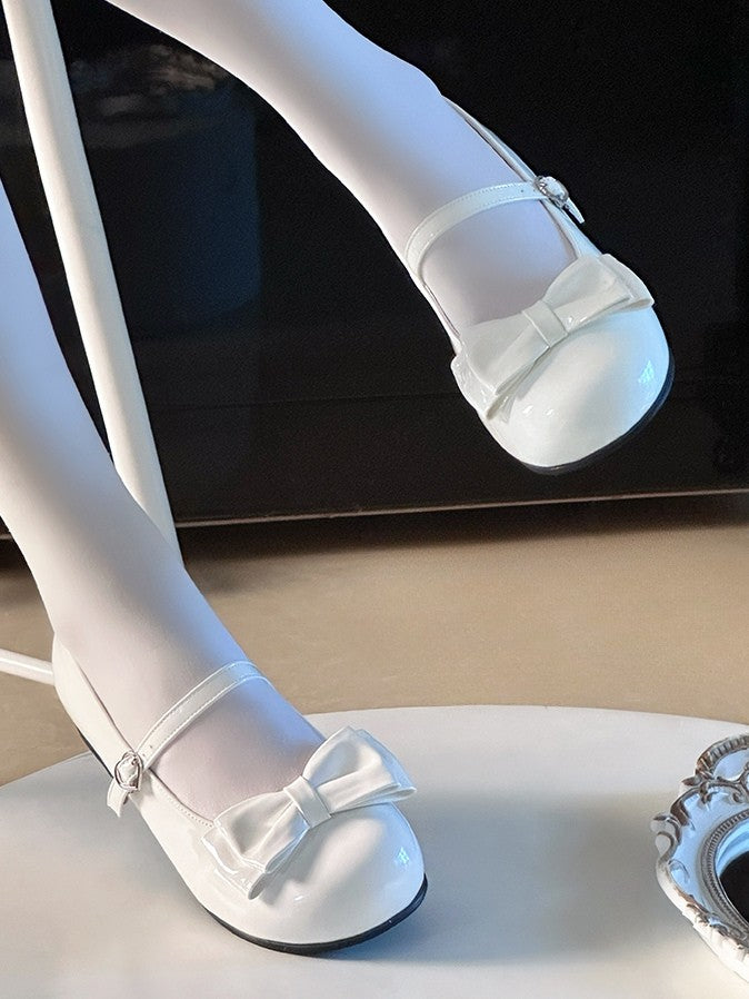 Bow Toe Style in Round with Heart Sweet Buckle - Off-white Flats Lolita PU