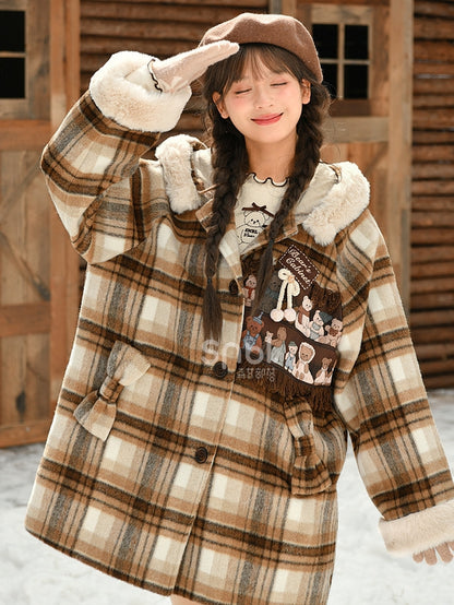 Brauner Wollmantel mit süßer Bären-Applikation und karierter Kapuze, lange Version