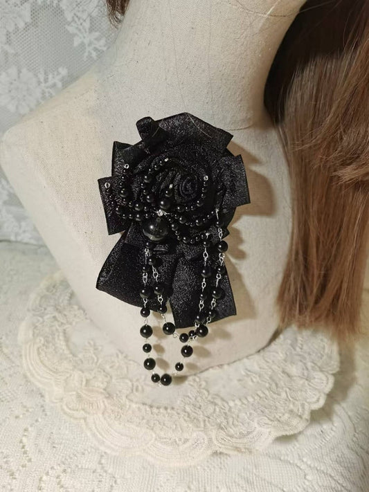 Spider Brooch Beaded Flower White / Black