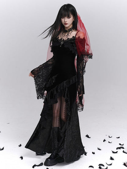 Schwarzes Gothic-Kleid mit schulterfreien Ärmeln und Blumenglocke als Halloween-Kleid
