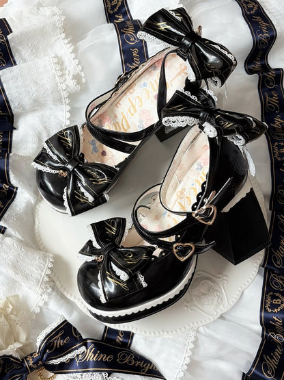 クリスクロスデザインヒール、ボウハイトップ、ブロックブラックハートバックル、取り外し可能