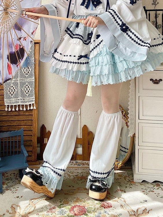 Floral-Accented Lolita Leg White Ruffled Blue Warmers
