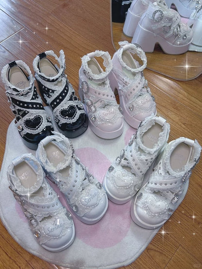 Plateau-Absatz mit Strass-Dekor und Absätzen: – Schnallenriemen Kei Criss-Cross Pink Chunky Lace High Jirai