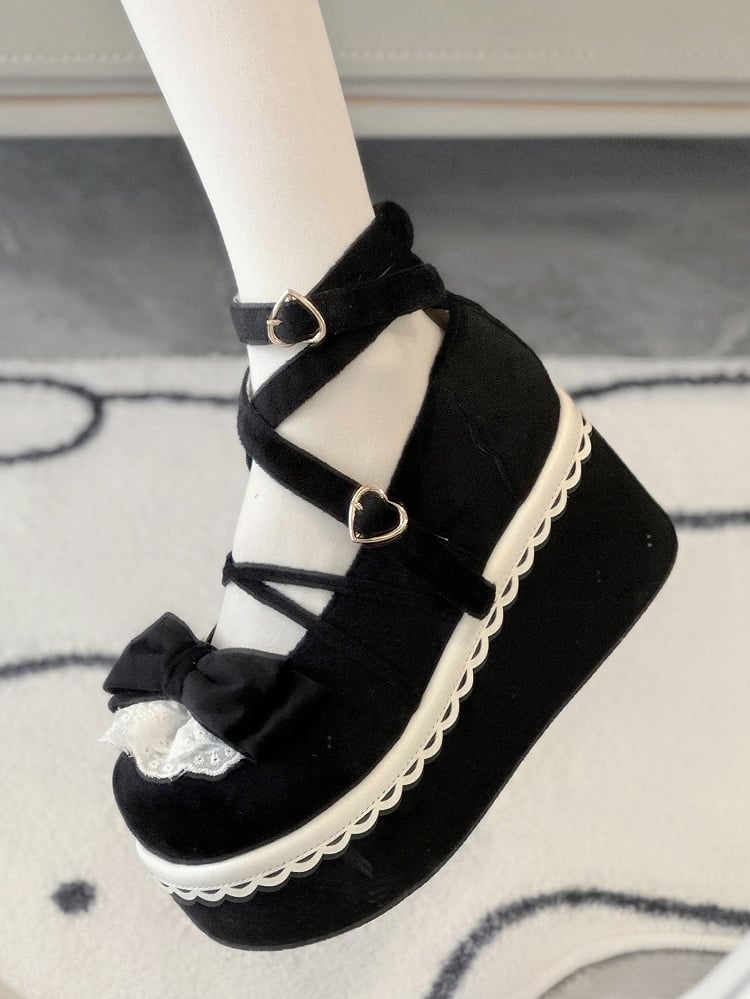 bei Spitzenschleifen-Top-Akzenten