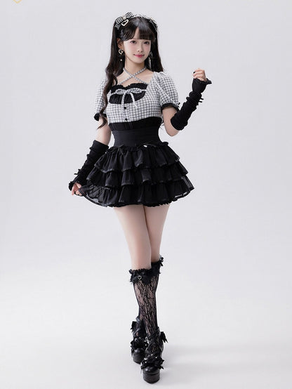 Black Jirai-Kei Ruffle Skirt with Built-In Shorts - Fluffy Heart