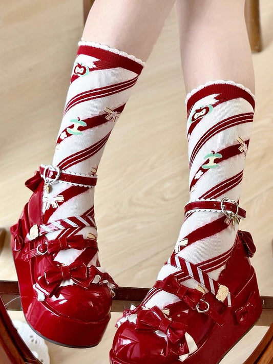 Apfelgestreifte rote Lolita-Socken mit Schleife und Kalbsmuster