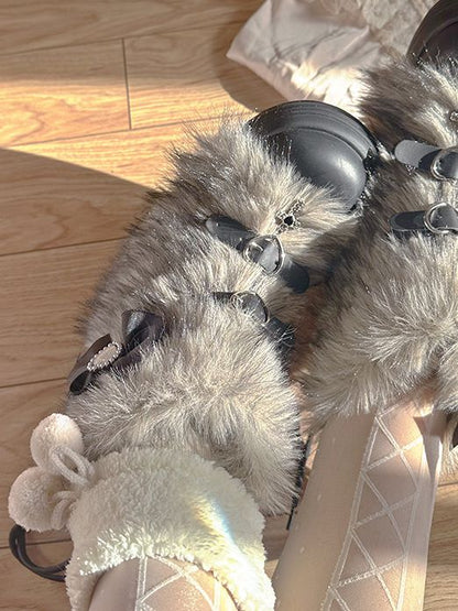 Lolita Beige/Graue Wadensocken mit Pompons und Plüschbesatz