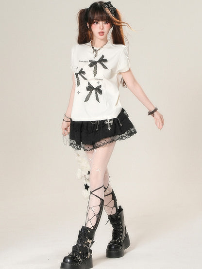 Bedrucktes weißes/schwarzes Kawaii-T-Shirt mit Schleife