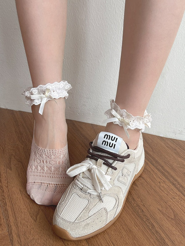 Design Cutout with and Bow Socks Invisible Nude Embroidered Lace Trim