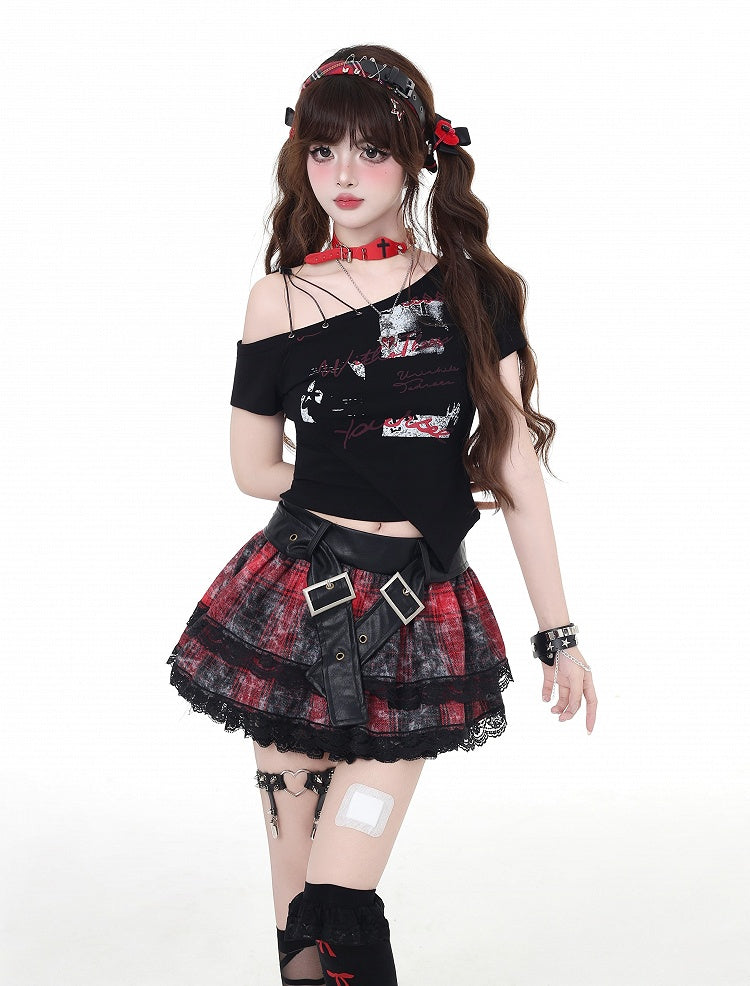 T-Shirt Glamorous Cropped Schwarz/Hellblau Asymmetrischer Ausschnitt und Saum