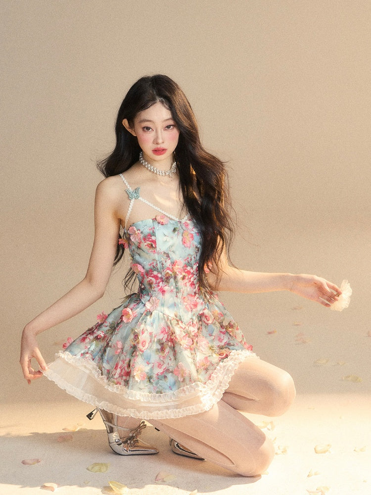 アクセントブルーの油絵プリントフローラルバタフライスリップドレスフリルミニトリムと