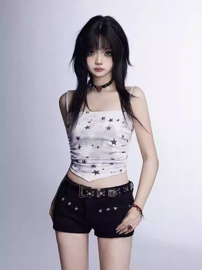 Glamorous – Kurzes Cami-Top mit weißem Bindeband und Dye-Sternenprint