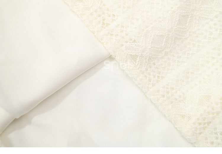 アプリコットのピーターパンカラー、バルーンスリーブ、レースブラウス