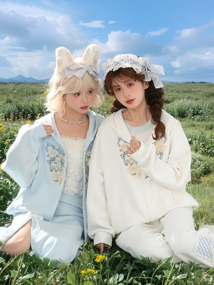 Blue/White Alice in Wonderland Embroidered Zip Closure Hoodie