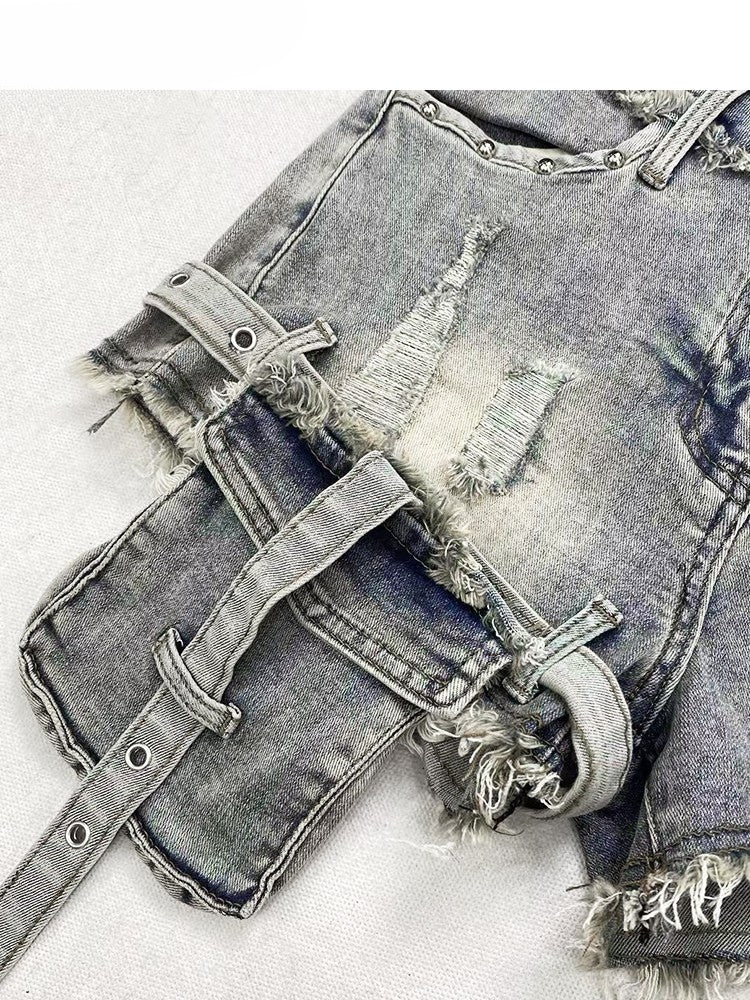 Design – Raw Bittersweet – Shorts mit Used-Look-Saum in Blau