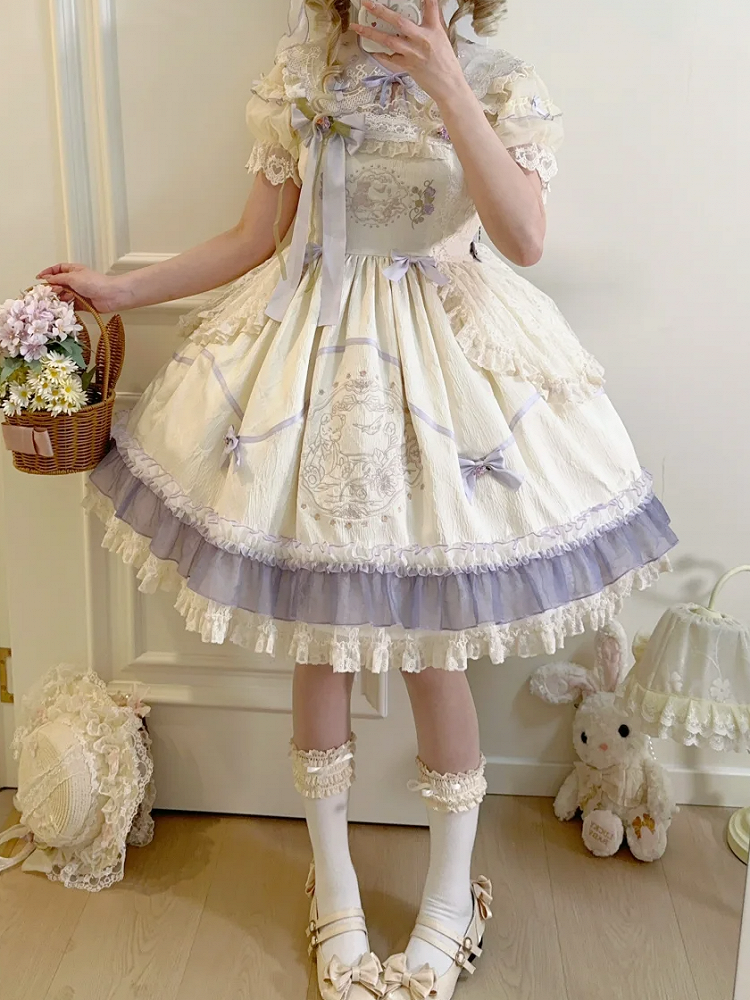 Lolita-Kleid mit hoher Teddy-Taille und Schleife, Blumenstoff und Stickerei
