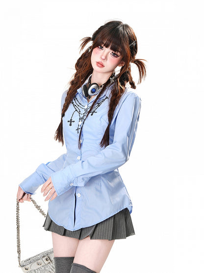 レースアップディテールのクロスチェーンプリントシャツ（ホワイト/ブルー）